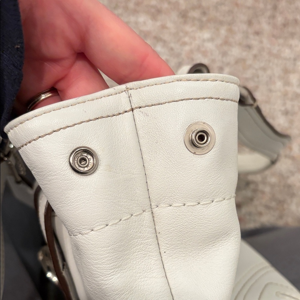 Y2K Coach Soho 8A09 Double Buckle White Leather Shoulder Bag - Picture 7 of 10